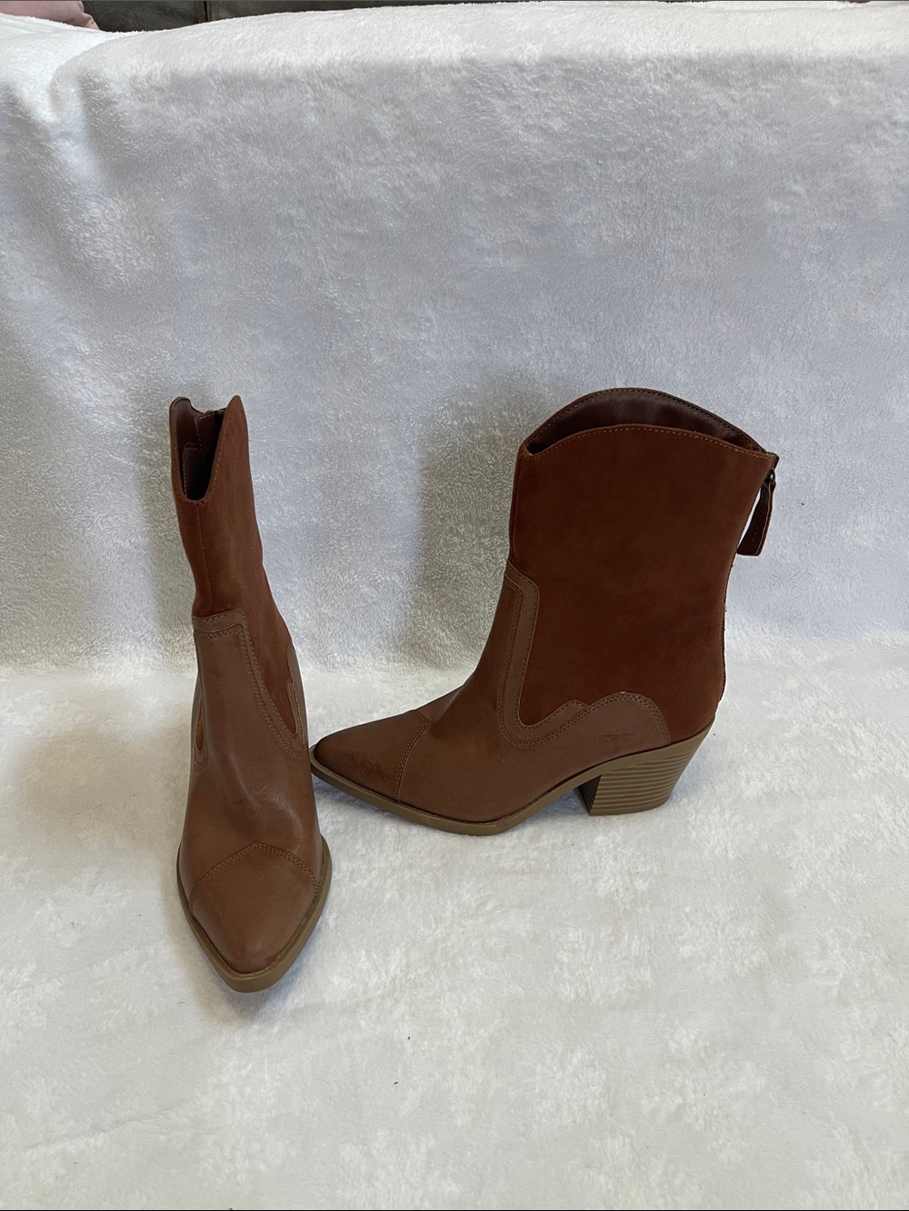 Wonderly Lawler Russet Heeled Ankle Boots